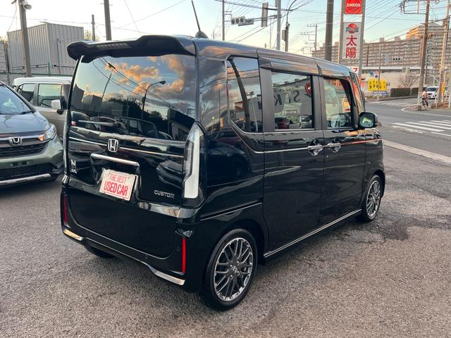 Ｎ－ＢＯＸカスタム ターボ　純正オプション（マルチビューカメラシステム・ワイド９型コネクトナビ・前後車内３カメラドラレコ・ビルトインＥＴＣ）・コンビニフック付きシートバックルテーブル・アップルカープレイ・アンドロイドオート（3枚目）