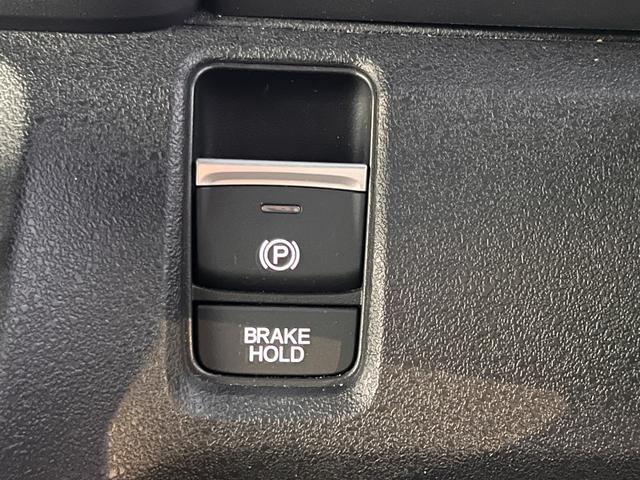 Ｎ－ＢＯＸカスタム ターボ　純正オプション（マルチビューカメラシステム・ワイド９型コネクトナビ・前後車内３カメラドラレコ・ビルトインＥＴＣ）・コンビニフック付きシートバックルテーブル・アップルカープレイ・アンドロイドオート（14枚目）