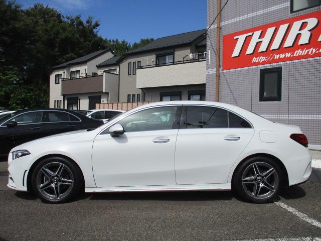 Ａクラスセダン Ａ１８０　スタイルセダン　ＡＭＧライン　レーダーセーフ　アドバンスドパッケージ　オプションカラー　純正ナビＴＶ　全方位カメラ　ヘッドアップディスプレイ　ハーフレザーシート　パワーシート　ワイヤレスチャージ　マルチビームＬＥＤ　踏み間違い防止（5枚目）