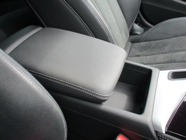 A4アバント 40TDIクワトロ Sライン 後期 バーチャルコックピット マトリクスLED 純正ナビ 全方位カメラ アンビエントライト ACC パワーテールゲート シーケンシャルウィンカー 前後ドラレコ ハーフレザーシート ランバーサポート(23枚目)