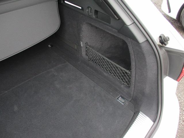 A4アバント 40TDIクワトロ Sライン 後期 バーチャルコックピット マトリクスLED 純正ナビ 全方位カメラ アンビエントライト ACC パワーテールゲート シーケンシャルウィンカー 前後ドラレコ ハーフレザーシート ランバーサポート(61枚目)