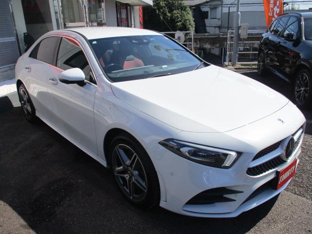 Ａクラスセダン Ａ２５０ｅ　セダン　ＡＭＧ　レザーエクスクルーシブＰ　アドバンスドＰＫＧ　レーダーセーフ　１オーナー　アンビエントライト　ヘッドアップディスプレイ　ＭＢＵＸナビＴＶ　全方位カメラ　アンビエントライト　シートヒーター　オプションカラー（3枚目）