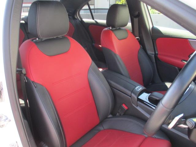 Ａクラスセダン Ａ２５０ｅ　セダン　ＡＭＧ　レザーエクスクルーシブＰ　アドバンスドＰＫＧ　レーダーセーフ　１オーナー　アンビエントライト　ヘッドアップディスプレイ　ＭＢＵＸナビＴＶ　全方位カメラ　アンビエントライト　シートヒーター　オプションカラー（11枚目）
