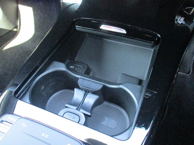 Ａクラスセダン Ａ２５０ｅ　セダン　ＡＭＧ　レザーエクスクルーシブＰ　アドバンスドＰＫＧ　レーダーセーフ　１オーナー　アンビエントライト　ヘッドアップディスプレイ　ＭＢＵＸナビＴＶ　全方位カメラ　アンビエントライト　シートヒーター　オプションカラー（19枚目）