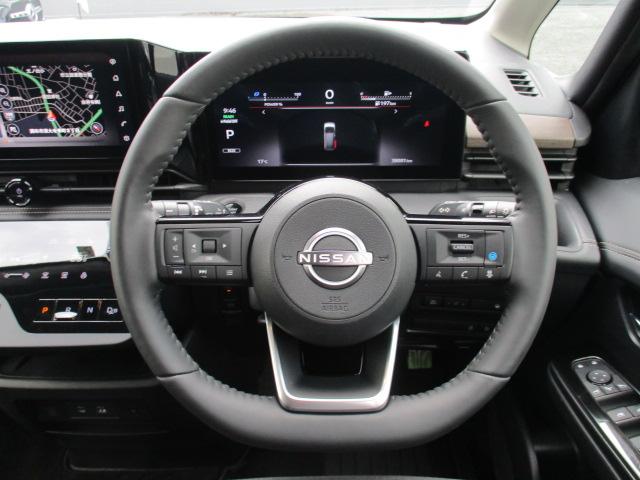 セレナ ｅ－パワー　ハイウェイスターＶ　フロントダイナミックパッケージ　ルーフスポイラー　プロパイロット　純正１２．３インチナビ　キャンセラー付きＴＶ　全方位カメラ　シート＆ステアヒーター　両側パワスラ　ワイヤレスチャージ　ドラレコ（10枚目）