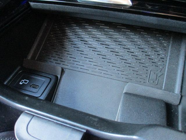 GLB GLB200d 4マチック レーダーセーフ アンビエントライト MBUXナビTV 全方位カメラ パワーシート シートヒーター ハーフレザーシート パワーテールゲート ワイヤレスチャージ 衝突軽減 踏み間違い防止 前後ドラレコ(22枚目)