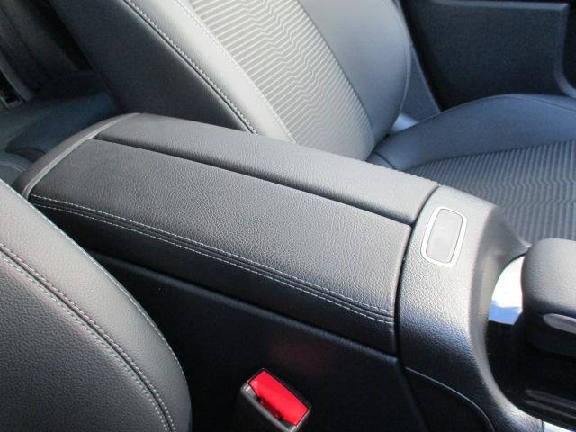 GLB GLB200d 4マチック レーダーセーフ アンビエントライト MBUXナビTV 全方位カメラ パワーシート シートヒーター ハーフレザーシート パワーテールゲート ワイヤレスチャージ 衝突軽減 踏み間違い防止 前後ドラレコ(24枚目)