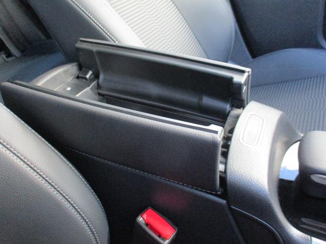 GLB GLB200d 4マチック レーダーセーフ アンビエントライト MBUXナビTV 全方位カメラ パワーシート シートヒーター ハーフレザーシート パワーテールゲート ワイヤレスチャージ 衝突軽減 踏み間違い防止 前後ドラレコ(25枚目)