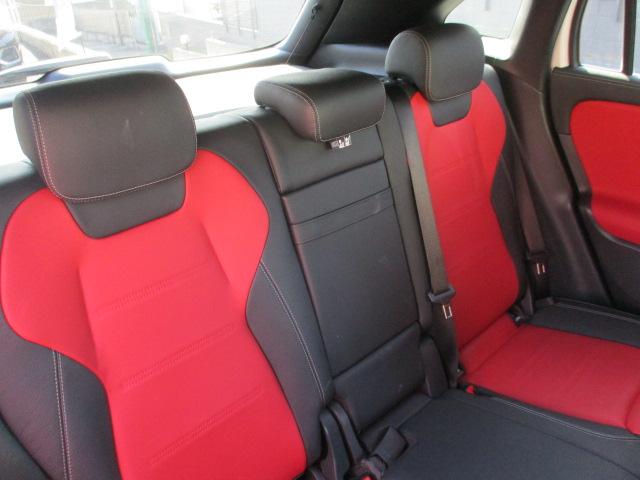 ＧＬＡクラス ＧＬＡ３５　４マチック　レザーＥＸ　アドバンスドＰ　レーダーセーフ　オプションカラー　ＭＢＵＸナビＴＶ　全方位カメラ　アンビエントライト　ヘッドアップディスプレイ　ワイヤレスチャージ　前後ドラレコ　シートヒーター（12枚目）