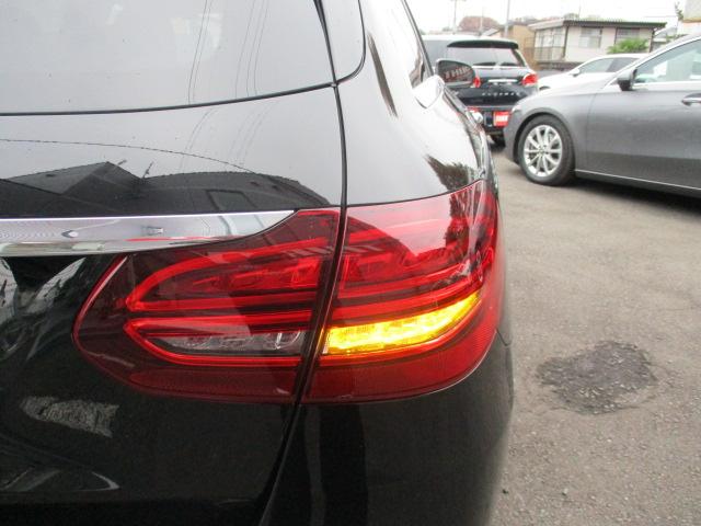 Ｃクラスステーションワゴン Ｃ２２０ｄ　ワゴンアバンギャルド　ＡＭＧライン　ディーゼルターボ　レザーエクスクルーシブパッケージ　赤革シート　Ｂｕｒｍｅｓｔｅｒ　レーダーセーフ　ワイドナビＴＶ　バックモニター　シートヒーター　純正ナビ　地デジ　パワーシート　　パワーバックドア（58枚目）