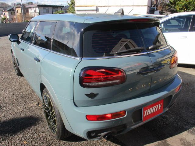 ＭＩＮＩ クーパー　クラブマン　アントールド・エディション　特別仕様車　ディスプレイメーター　カープレイ対応　バックモニター　衝突軽減ブレーキ　ドラレコ　インテリセーフ　シートヒーター　追従クルーズ　アンビエントライト　専用シート　ＬＥＤヘッドライト（8枚目）