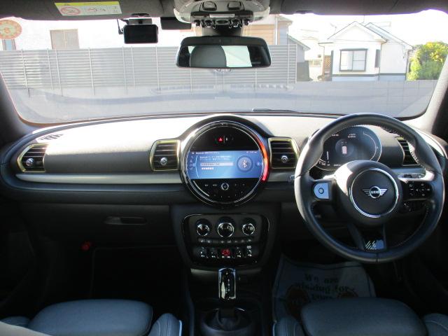 ＭＩＮＩ クーパー　クラブマン　アントールド・エディション　特別仕様車　ディスプレイメーター　カープレイ対応　バックモニター　衝突軽減ブレーキ　ドラレコ　インテリセーフ　シートヒーター　追従クルーズ　アンビエントライト　専用シート　ＬＥＤヘッドライト（9枚目）