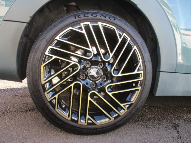 ＭＩＮＩ クーパー　クラブマン　アントールド・エディション　特別仕様車　ディスプレイメーター　カープレイ対応　バックモニター　衝突軽減ブレーキ　ドラレコ　インテリセーフ　シートヒーター　追従クルーズ　アンビエントライト　専用シート　ＬＥＤヘッドライト（43枚目）