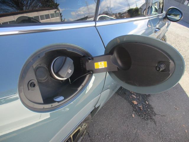 ＭＩＮＩ クーパー　クラブマン　アントールド・エディション　特別仕様車　ディスプレイメーター　カープレイ対応　バックモニター　衝突軽減ブレーキ　ドラレコ　インテリセーフ　シートヒーター　追従クルーズ　アンビエントライト　専用シート　ＬＥＤヘッドライト（50枚目）