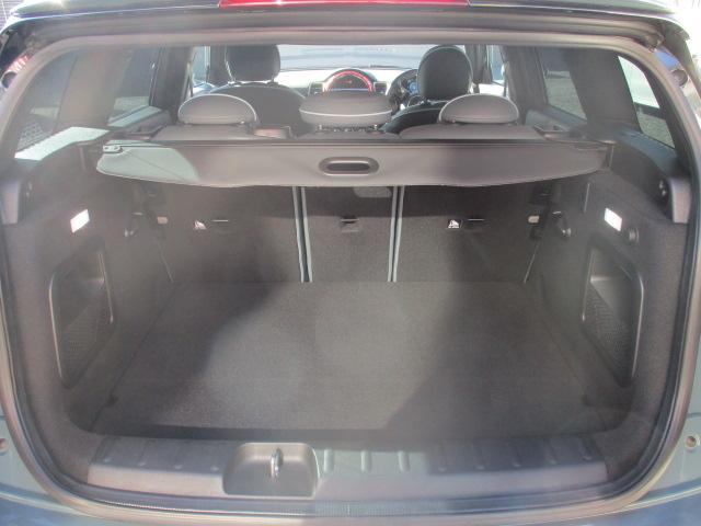 ＭＩＮＩ クーパー　クラブマン　アントールド・エディション　特別仕様車　ディスプレイメーター　カープレイ対応　バックモニター　衝突軽減ブレーキ　ドラレコ　インテリセーフ　シートヒーター　追従クルーズ　アンビエントライト　専用シート　ＬＥＤヘッドライト（55枚目）