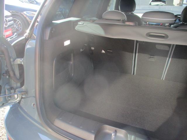 ＭＩＮＩ クーパー　クラブマン　アントールド・エディション　特別仕様車　ディスプレイメーター　カープレイ対応　バックモニター　衝突軽減ブレーキ　ドラレコ　インテリセーフ　シートヒーター　追従クルーズ　アンビエントライト　専用シート　ＬＥＤヘッドライト（57枚目）