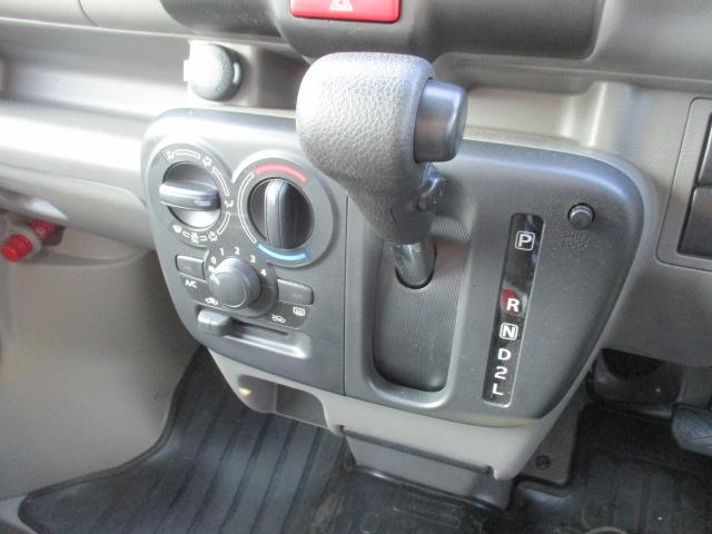 エブリイ ＰＡ　６型　前後衝突被害軽減ブレーキ　フロアマット　禁煙車　ハイルーフ　メンテナンスノート　取扱説明書　ディーラー保証付　ＦＭ／ＡＭラジオ　両側スライドドア　オートライト　リヤパーキングセンサー　スペアキー　エアコン・パワステ　シルキーシルバーメタリック（15枚目）