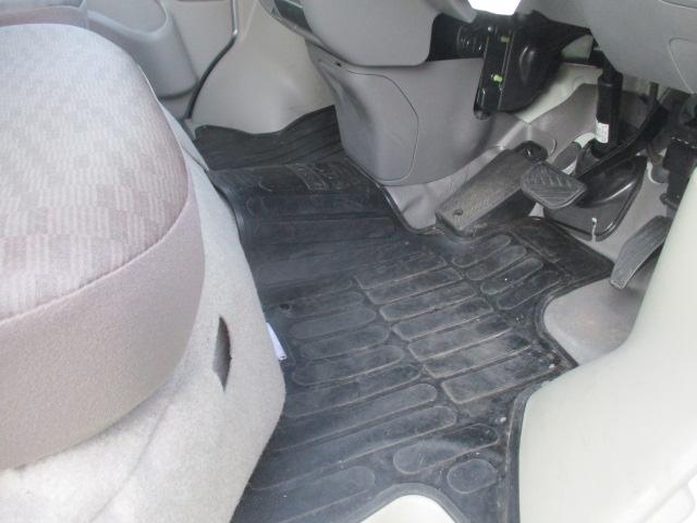 エブリイ ＰＡ　６型　前後衝突被害軽減ブレーキ　フロアマット　禁煙車　ハイルーフ　メンテナンスノート　取扱説明書　ディーラー保証付　ＦＭ／ＡＭラジオ　両側スライドドア　オートライト　リヤパーキングセンサー　スペアキー　エアコン・パワステ　シルキーシルバーメタリック（19枚目）