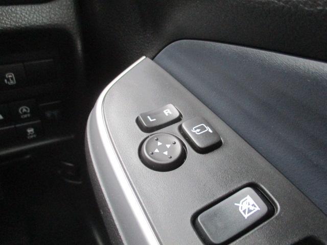 ソリオ HYBRID MX 2型 前後衝突被害軽減ブレーキ 禁煙車 ナビ Bluetooth機能対応 ワンオーナー車 電動格納ドアミラー 両側スライド片側電動ドア 運転席・助手席シートヒーター スマートキー フルフラットシート ディーラー保証付 パーキングセンサー(17枚目)