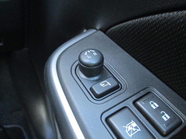 �d���i�[�h�A�~���[�Ȃ̂ŁA�p�x�̒��߂����R���݂ł��I