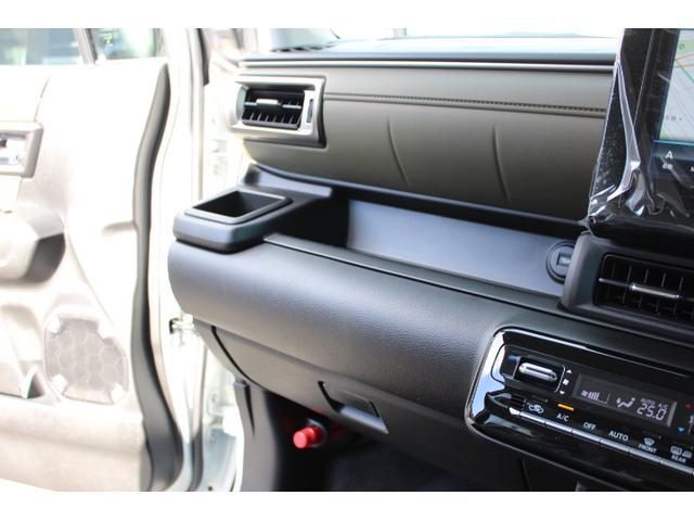 収納多いインテリア