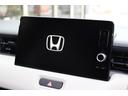 ｅ：ＨＥＶ　Ｚ・ＰＬａＹパッケージ　パノラマルーフ・ブラインドスポットインフォメーション・アダプティブドライビングビーム・Ｈｏｎｄａ　ＣＯＮＮＥＣＴディスプレー＋ＥＴＣ２．０車載器＋ワイヤレス充電器・マルチビューカメラシステム（17枚目）