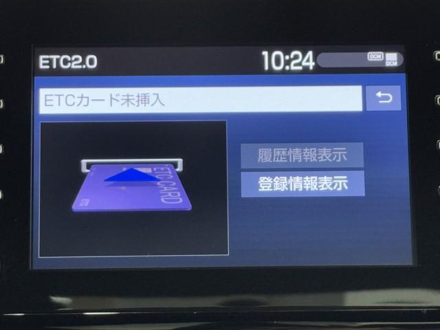 カローラ ダブルバイビー　衝突被害軽減ブレーキ　オートエアコン　ナビ　盗難防止装置　キーフリー　ＬＥＤ　バックモニター　スマートキー　メモリーナビ　サイドエアバッグ　オートクルーズコントロール　横滑り防止機能　ＡＷ　エアバッグ（7枚目）