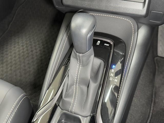 カローラ ダブルバイビー　衝突被害軽減ブレーキ　オートエアコン　ナビ　盗難防止装置　キーフリー　ＬＥＤ　バックモニター　スマートキー　メモリーナビ　サイドエアバッグ　オートクルーズコントロール　横滑り防止機能　ＡＷ　エアバッグ（12枚目）