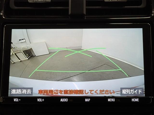 プリウス Ｓツーリングセレクション　インテリキー　地デジ　リアカメラ　ＬＥＤヘッドライト　セキュリティー　クルコン　オートエアコン　デュアルエアバッグ　ＥＳＣ　ＤＶＤ　ドライブレコーダー　フルタイム４ＷＤ　メモリーナビゲーション　ＡＢＳ（6枚目）