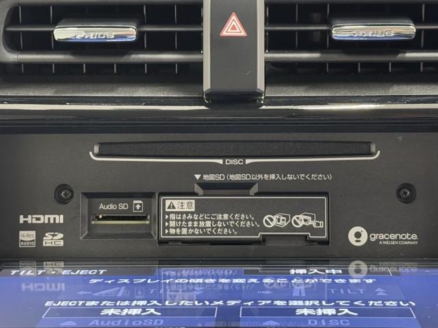 プリウス Ｓツーリングセレクション　インテリキー　地デジ　リアカメラ　ＬＥＤヘッドライト　セキュリティー　クルコン　オートエアコン　デュアルエアバッグ　ＥＳＣ　ＤＶＤ　ドライブレコーダー　フルタイム４ＷＤ　メモリーナビゲーション　ＡＢＳ（9枚目）