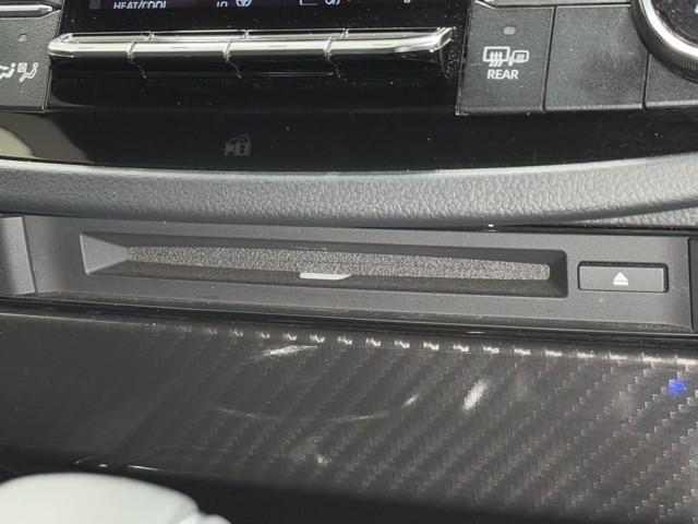 クラウンハイブリッド ＲＳ　ＬＥＤヘッドライト　クルコン　スマートエントリー　セキュリティーアラーム　Ｂカメラ　カーテンエアバッグ　定期点検記録簿　横滑り防止　ＥＴＣ　ドラレコ　ＴＶナビ　アルミ　ＡＵＸ　メモリーナビ　ＡＢＳ（9枚目）