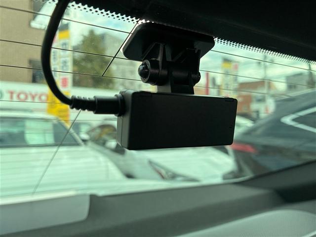 クラウンハイブリッド ＲＳ　ＬＥＤヘッドライト　クルコン　スマートエントリー　セキュリティーアラーム　Ｂカメラ　カーテンエアバッグ　定期点検記録簿　横滑り防止　ＥＴＣ　ドラレコ　ＴＶナビ　アルミ　ＡＵＸ　メモリーナビ　ＡＢＳ（11枚目）