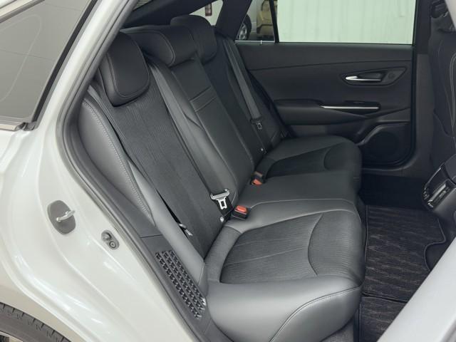 クラウンハイブリッド ＲＳ　ＬＥＤヘッドライト　クルコン　スマートエントリー　セキュリティーアラーム　Ｂカメラ　カーテンエアバッグ　定期点検記録簿　横滑り防止　ＥＴＣ　ドラレコ　ＴＶナビ　アルミ　ＡＵＸ　メモリーナビ　ＡＢＳ（19枚目）