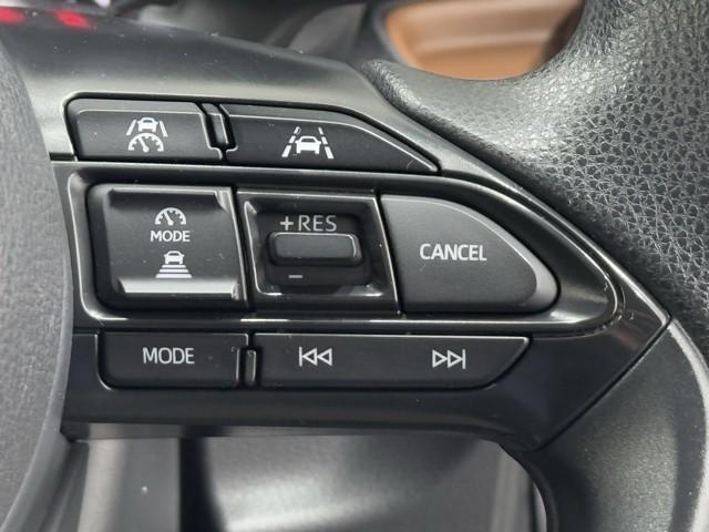 シエンタ ハイブリッドＧ　ウォークスルー　アルミホイール　ＡＢＳ　横滑り防止機能　盗難防止システム　エアバッグ　キーレス　ＬＥＤ　オートクルーズコントロール　ドラレコ　フルセグ　記録簿　ミュージックプレイヤー接続可　Ｂカメラ（13枚目）