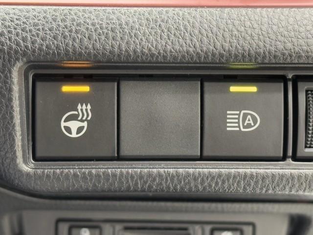 プリウス Ｚ　リアカメラ　パノラマサンルーフ　プリクラッシュ　ＰＷシート　１オーナ　ＡＣ１００Ｖ電源　ＬＥＤランプ　オートクルーズ　アルミホイール　ドライブレコーダ　ＡＣ　運転席エアバッグ　横滑り防止装置　ＥＴＣ付（15枚目）