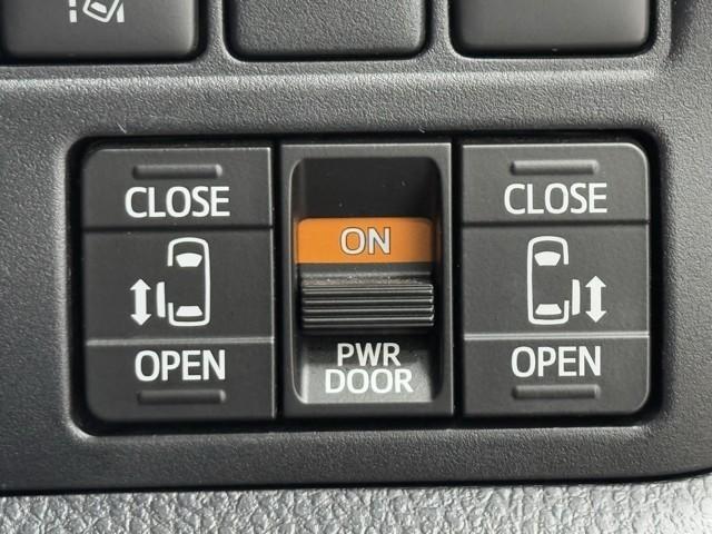 ノア ハイブリッドＳｉ　ダブルバイビーＩＩＩ　地デジ　バックモニター　両側ＰＳＤ　ＬＥＤ　ナビ＆ＴＶ　ＤＶＤ　横滑り防止装置　アルミホイール　スマキー　エアバッグ　クルコン　ＡＣ　３列シート　ドライブレコーダー　キーフリー　１オ－ナ－　ＥＴＣ（20枚目）