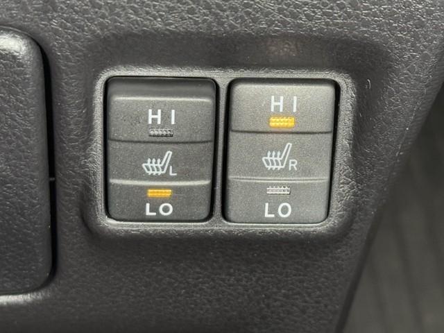 ノア ハイブリッドＳｉ　ダブルバイビーＩＩＩ　地デジ　バックモニター　両側ＰＳＤ　ＬＥＤ　ナビ＆ＴＶ　ＤＶＤ　横滑り防止装置　アルミホイール　スマキー　エアバッグ　クルコン　ＡＣ　３列シート　ドライブレコーダー　キーフリー　１オ－ナ－　ＥＴＣ（21枚目）