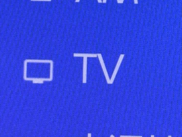 ＴＶが見れるチューナーを装備しています。　新しい車でも付いていないことで、ＴＶが見れない事も多々あるので要チェックです。