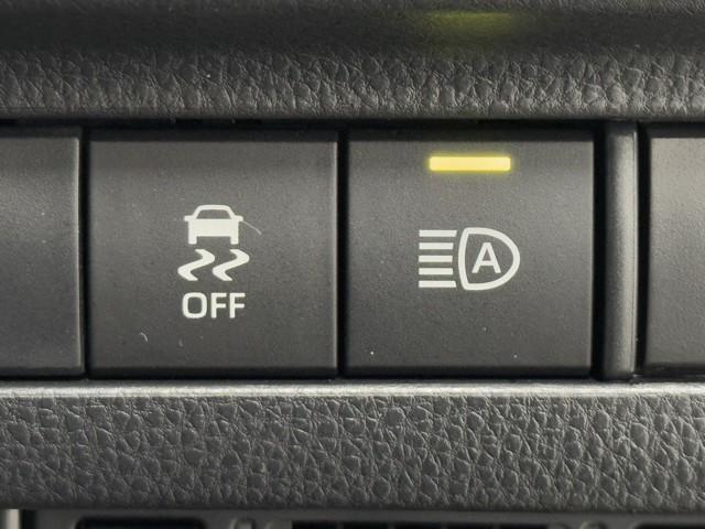 便利なオートマチックハイビームです　対向車を検知し自動的にハイビームとロービームを切り替えてくれます