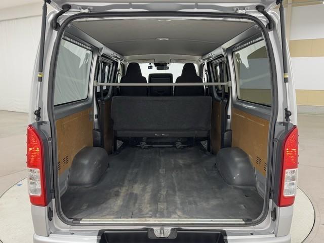 ハイエースバン ＤＸ　ＧＬパッケージ　デュアルエアバック　ワンオーナー　リモコンキー　横滑り防止　オートエアコン　パワーウィンドウ　エアバッグ　パワステ　盗難防止装置　ＡＢＳ　メンテナンスノート　ＥＴＣ　ドラレコ　プリクラッシュセーフティ（16枚目）