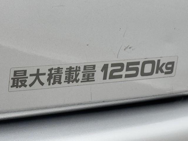 ハイエースバン ＤＸ　ＧＬパッケージ　デュアルエアバック　ワンオーナー　リモコンキー　横滑り防止　オートエアコン　パワーウィンドウ　エアバッグ　パワステ　盗難防止装置　ＡＢＳ　メンテナンスノート　ＥＴＣ　ドラレコ　プリクラッシュセーフティ（17枚目）