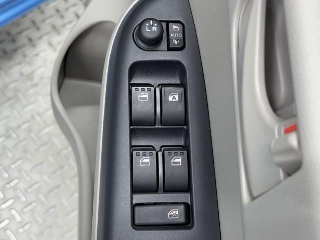 パッソ X S 衝突回避支援システム 整備記録簿 バックモニター ドライブレコーダー 盗難防止システム 1セグTV キーフリーシステム デュアルエアバック スマートキー メモリナビ AUX接続 iストップ ESC(12枚目)