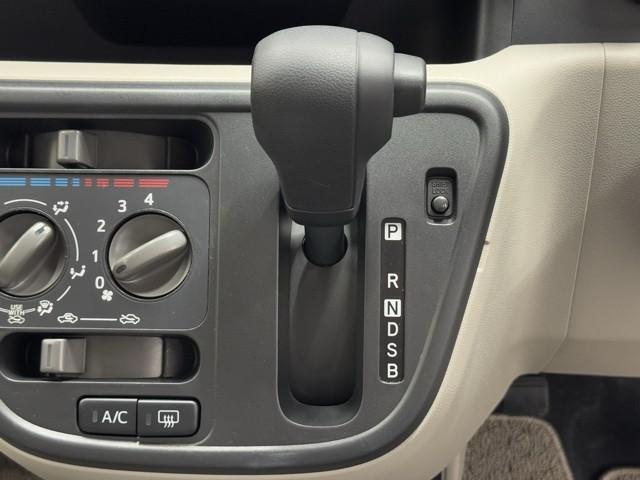 パッソ X S 衝突回避支援システム 整備記録簿 バックモニター ドライブレコーダー 盗難防止システム 1セグTV キーフリーシステム デュアルエアバック スマートキー メモリナビ AUX接続 iストップ ESC(13枚目)