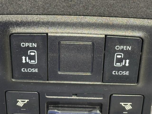 ヴォクシー ハイブリッドS-G リアオートエアコン TV 地デジ クルコン Bカメラ 横滑防止装置 LEDヘッド ETC車載器 ワンオーナー車 両側自動ドア キーレス アルミホイール 3列シート スマートキー 寒冷地仕様 点検記録簿(12枚目)