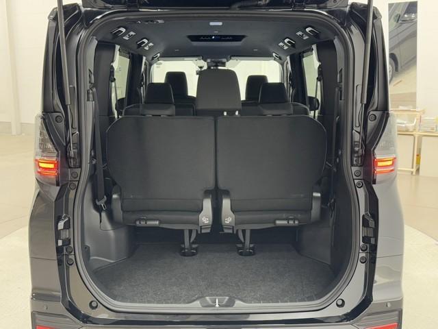 ヴォクシー ハイブリッドS-G リアオートエアコン TV 地デジ クルコン Bカメラ 横滑防止装置 LEDヘッド ETC車載器 ワンオーナー車 両側自動ドア キーレス アルミホイール 3列シート スマートキー 寒冷地仕様 点検記録簿(17枚目)