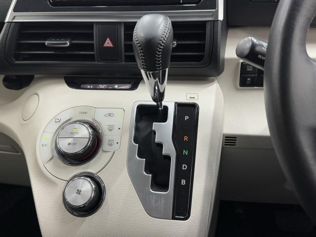 シエンタ ハイブリッドＧ　ブレーキサポート　ＥＣＯモード　Ｂカメラ　地デジ　クルコン　ＤＶＤ　キーフリー　スマキー　横滑り防止システム　メモリナビ　ナビＴＶ　ウォークスルー　ＥＴＣ　ドライブレコーダー　イモビライザー　ＰＷ（13枚目）