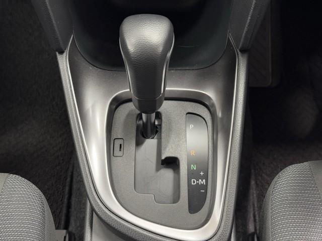 ヤリスクロス Ｇ　ＥＴＣ装備　リヤカメラ　点検記録簿　スマートエントリー　イモビライザー　オートエアコン　アルミホイール　キーレス　パワーウィンドウ　クルコン　ＡＢＳ　ドライブレコーダー　エアバッグ　パワーステアリング（11枚目）