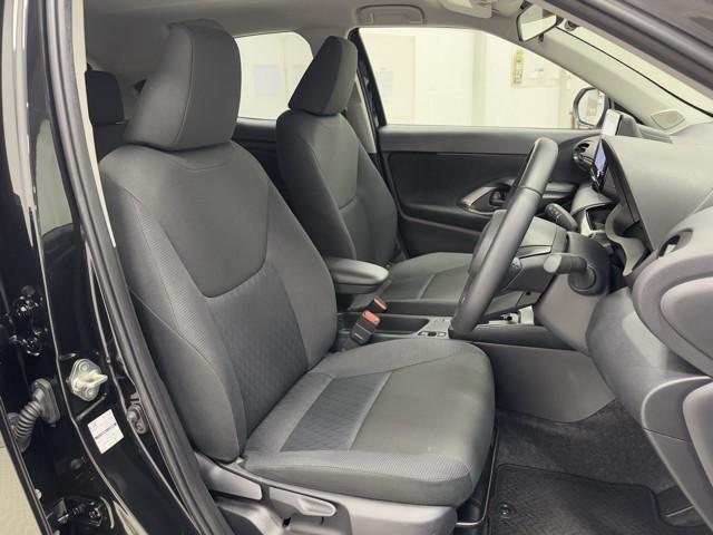 ヤリスクロス Ｇ　ＥＴＣ装備　リヤカメラ　点検記録簿　スマートエントリー　イモビライザー　オートエアコン　アルミホイール　キーレス　パワーウィンドウ　クルコン　ＡＢＳ　ドライブレコーダー　エアバッグ　パワーステアリング（14枚目）