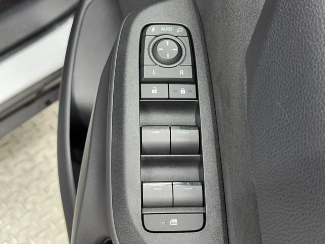 ヤリスクロス Ｇ　ＥＴＣ装備　リヤカメラ　スマートエントリー　イモビライザー　オートエアコン　アルミホイール　キーレス　パワーウィンドウ　クルコン　ＡＢＳ　ドライブレコーダー　エアバッグ　パワーステアリング（10枚目）