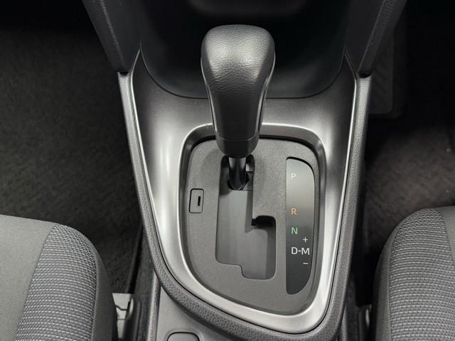 ヤリスクロス Ｇ　ＥＴＣ装備　リヤカメラ　スマートエントリー　イモビライザー　オートエアコン　アルミホイール　キーレス　パワーウィンドウ　クルコン　ＡＢＳ　ドライブレコーダー　エアバッグ　パワーステアリング（12枚目）